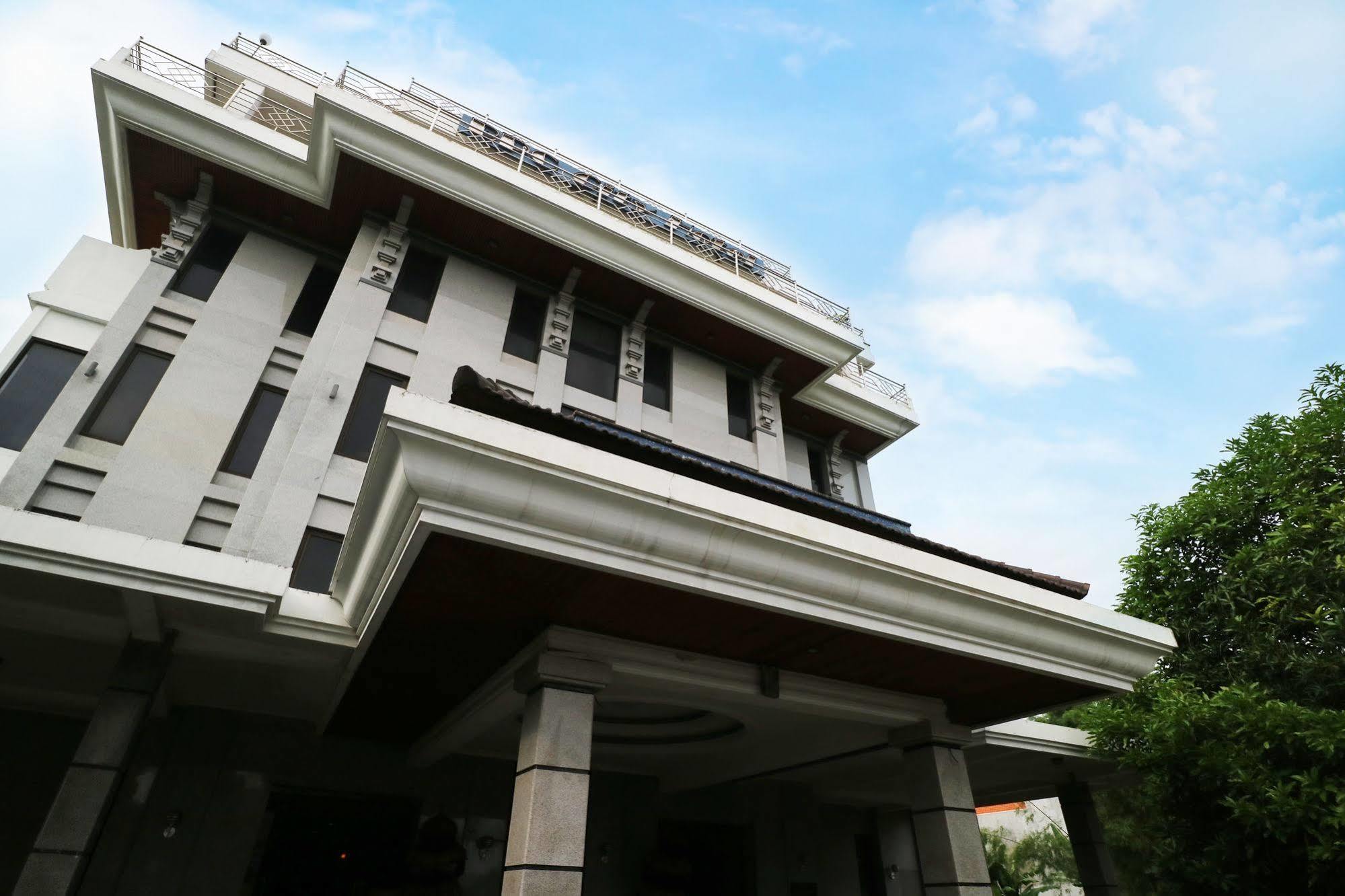 Bali Paradise City Hotel Denpasar Exterior foto